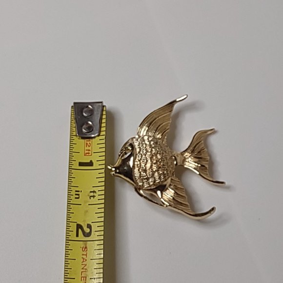 Vintage Gold Tone Angelfish Brooch - Picture 9 of 13